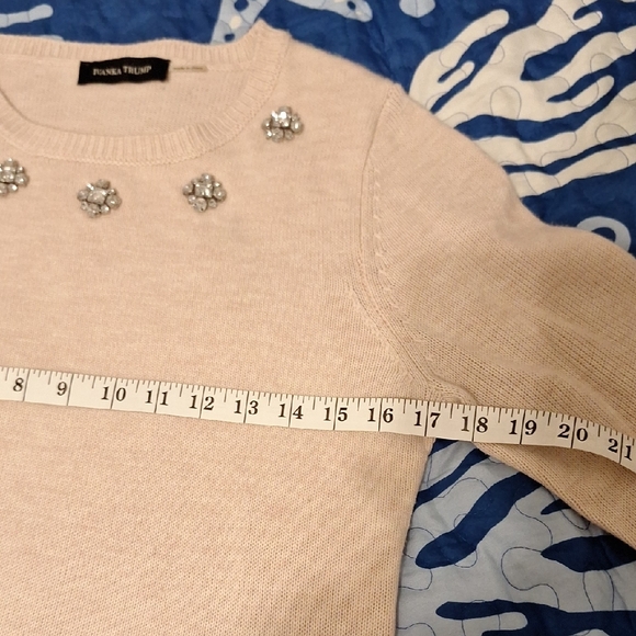 Ivanka Trump Light Rose Sweater with Embellishments - Picture 4 of 6
